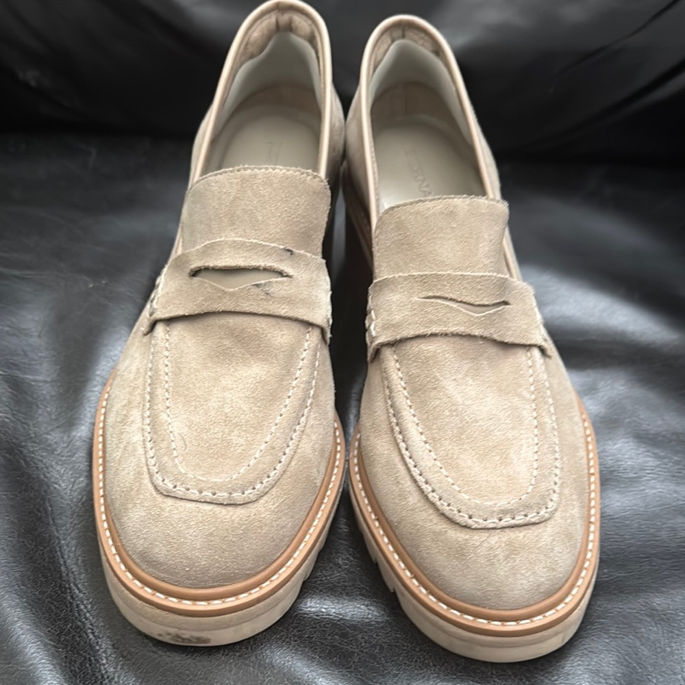 Bernardo Studio tan loafers size 9.5